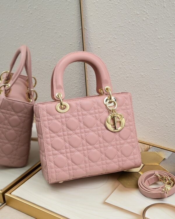 DIOR