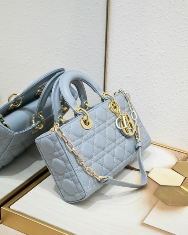 DIOR